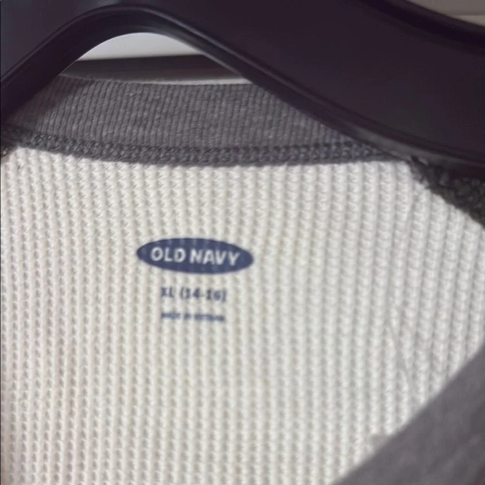 Old Navy Cream and Green Long Sleeve‎ Tee Boys XL